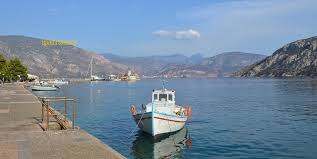 Έβαλε τη νεκρή μητέρα της σε ταξί επειδή… ήταν ακριβή η νεκροφόρα. Poy Apagoreyetai Psarema Prosormish Kai Agkyroboli Se Boiwtia Kai Fwkida Iparnassos