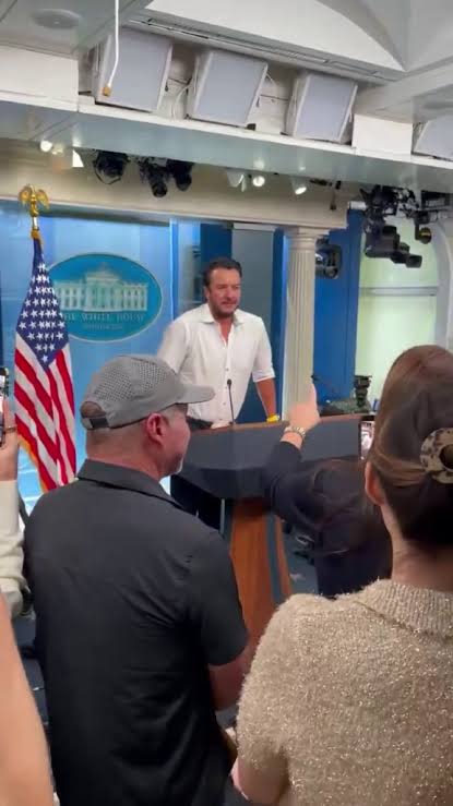Luke Bryan and Jason Aldean play White House press secretary ahead of  Karoline Leavitt's exit