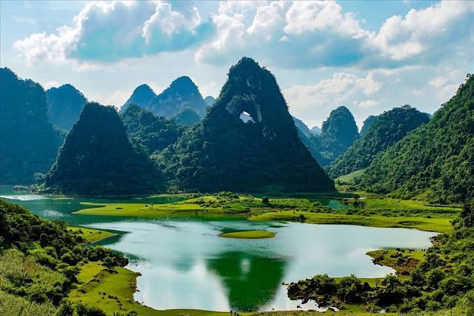 Chiêm ngưỡng núi Mắt Thần, kỳ quan thiên nhiên ở tỉnh Cao Bằng