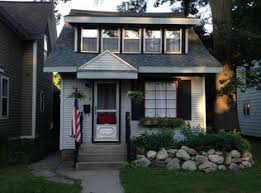 Zillow Has 152 Homes For Sale In Traverse City Mi View Listing Photos Review Sales History And Use Our Detailed Re With Images Traverse City Mi Real Estate House Styles