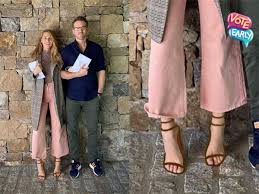 Of all the hollywood couples, ryan reynolds and blake lively are one of our favorites. Blake Lively Draws Heels On Bare Feet In Voting Photo With Ryan Reynolds The Independent