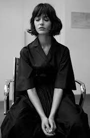 tousled bob with fringe cabelo com franjinha cabelo e maquiagem cabelo curto