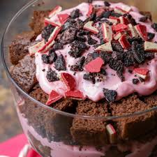 Layer the trifle by adding half the fruit jelly into the bowl and then leave this to set the fridge for about 15 minutes. Christmas Trifle Chocolate Peppermint Lil Luna