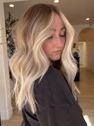 Lived-in Blonde Look Photoshoot in Shelby Township