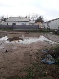 Drainer son terrain peut s'avérer capital pour éviter des infiltration diverses par capillarité, notamment en cas de sol argileux. Terrain Inonde Comment Evacuer L Eau De Pluie 43 Messages