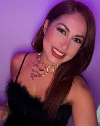 Ivelisse Robles's Instagram, Twitter & Facebook