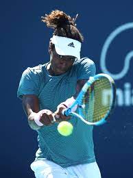 What tennis racquet does mikael ymer use? Mikael Ymer Tennis Magazin