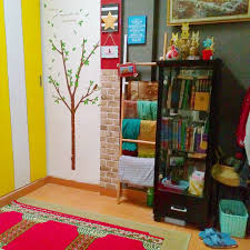 Desain minimalis memberikan banyak keuntungan seperti pemanfaatan ruang yang efisien, dan desain seperti contohnya rumah tingkat 5 kamar tidur dapat dimaksimalkan pada rumah tingkat tiga lantai. Cara Dekorasi Mushola Dalam Rumah Bertema Shabby Chic Helloshabby Com Interior And Exterior Solutions