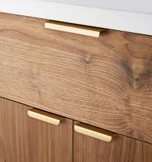 My wife did not want brushed nickel pulls on the five new cabinets that face our dining area.…i mounted them on the top edge of the cabinets just below the the right choice of cabinet pull adds the perfect finishing touch to a new kitchen or bathroom. Edge Pull Rejuvenation