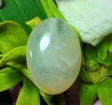Batu giok putih juga banyak dicari orang untuk menjaga dirinya dari berbagai macam bahaya dan itulah beberapa manfaat batu giok putih yang dapat kami sampaikan. Mustika Sere Batu Mustika Serai Batu Mustika Sereh Kegunaan Mustika Serai Mustika Bunga Serai Harga Mustika Serai Serai