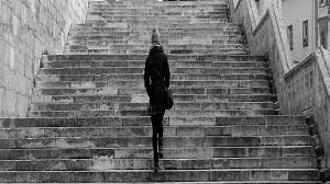 الغرق في الذكريات لماذا يأسرنا الماضي وعوالمه