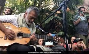 Music video by lucky ali performing kitni haseen zindagi. Viral Lucky Ali S Impromptu Gig In Goa Need We Say More