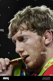 98kg hi-res stock photography and images