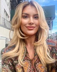 Liz Young's Instagram, Twitter & Facebook