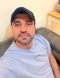 Hi everyone, I hope to connect with a beautiful lady here i'm Single and  seriously searching🎉