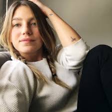 Shelby Marvel's Instagram, Twitter & Facebook