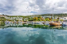 Der badeort bodrum mit seiner mittelalterlichen kreuzritterburg, fethiye mit seinen stränden, inseln und buchten wie auch myra, als ort von felsengräbern gehören dazu, wenn sie sich für eine übernachtung in der türkei entscheiden. Bodrum Tipps Der Optimale Guide Fur Urlaub An Der Turkischen Agais