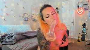 I Love To Pound My Shaggy Pussy On Cam - Pussy Juicy - EPORNER