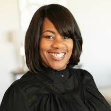 Candra Brown's Instagram, Twitter & Facebook