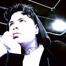 Ricky Casas (@rickycasas21)