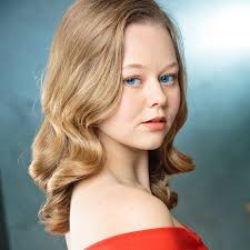 Noelle Roth's Instagram, Twitter & Facebook