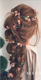 Soft And Elegant Princess Inspired Hairstyle Here Is A New Twist To The Ranpuzel Braid Every Bride Should Lo Romantic Bridal Hair Long Hair Styles Hair Styles