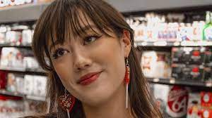 Khaby rose into fame and limelight for his hilarious short comedy skits where he sarcastically points people who complicate simple tasks for no. Wie Viel Geld Verdient Charli D Amelio Pro Tiktok