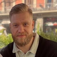 Aaron Fahl's Instagram, Twitter & Facebook