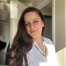 this is why we shouldn't get our hammies from the pet store, i was browsing  the pet store this afternoon and i saw not one but TWO syrian hamsters  being kept in