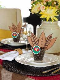 Tip junkie has 32 place card ideas including over table settings all with pictured tutorials to learn or how to make. Thanksgiving Place Card And Party Favor Hgtv