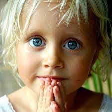 Robert Coxon's Instagram, Twitter & Facebook