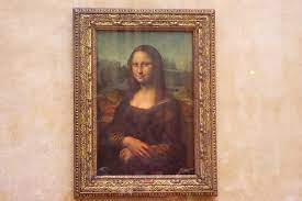 Muzeul se află în vechiul palais du louvre, o fortăreaţă ce… Muzeul Luvru Din Paris
