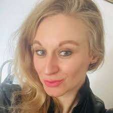 Lisa Goodrum's Instagram, Twitter & Facebook