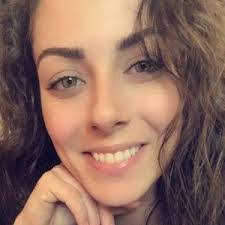 Mae Maloney's Instagram, Twitter & Facebook