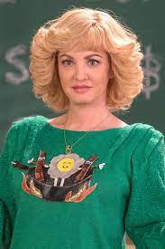 The Goldbergs Beverly S Best Looks Ew Com