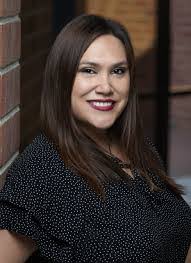 Melanie Crouch's Instagram, Twitter & Facebook