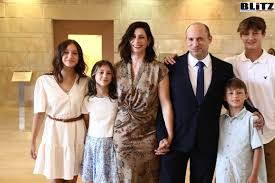 He is the current leader of bennett attended a chabad preschool when his family lived in montreal and a religious high school. Tf6ddy2kvcexgm