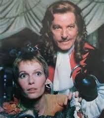 Danny Kaye En Mia Farrow In Een Musical Versie Van Peter Pan Uit 1976 Danny Speelde Kapitein Hook En Mia Farrow Was Tink Mia Farrow Classic Hollywood Actors