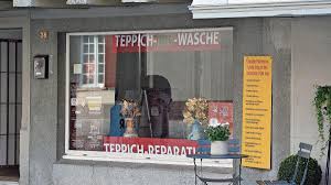 Die polizei hatte für die beerdigung starke bereitschaftskräfte angekündigt. Verschlossene Turen Die Teppichwascherei Die Nie Geoffnet Hat