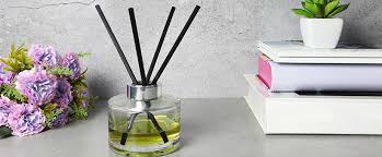 Aslına bakarsanız oda parfümünden ziyade evde oda kokusu yapmak daha avantajlı bir yöntemdir. En Guzel Oda Kokusu Hangisi