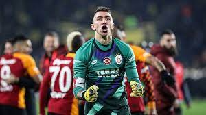In concurrence with the national association of realtors guidelines, maria paz muslera is committed to providing an accessible website. Gk Analysis Muslera Save Shows How Important A One Man Wall Can Be Between The Sticks