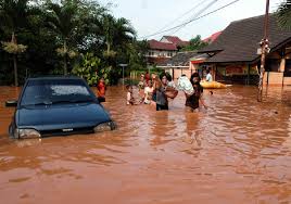 Bencana alam yang kerap berlaku adalah banjir, dan penduduk di sini memang sudah biasa dengan. 6 Macam Macam Bencana Alam Di Indonesia Beserta Gambarnya Ilmugeografi Com