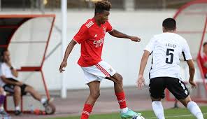 Galatasaray'ın, geçtiğimiz sezonun ikinci yarısında kiralık formasını giyen oyuncusu gedson fernandes için beşiktaş'ın da devreye girdiği iddia edildi. Besiktas In Gedson Fernandes Teklifini Duyurdular Iste Teklifin Detaylari Orta Cizgi Besiktas Haberleri Besiktas Transfer Haberleri