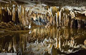 Cave Ceiling Stalactites Reflect In Underground Pool Luray Caverns Shenandoah Valley Virginia Usa Photoseek C Luray Caverns Luray Caverns Virginia Cavern