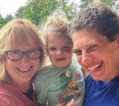 Kelsey Hobbs's Instagram, Twitter & Facebook