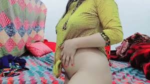 Desi Beauty Wife Strip tease - XNXX.COM