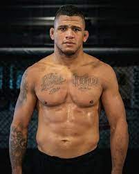 He often shares pictures of himself and with his spouse and their two sons on instagram. Gilbert Burns Durinho On Twitter Amen Let S Go Andnew Already On Championship Weight On My Way To The Apex