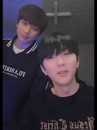 에이든님(@aidenpark96) 5시간 라방에 등장한 재준이(@JAEJUN)!! 오랜만에 재준이 봐서 너무 좋은 날😊 #재준  #jaejun #에이든 #AIDEN