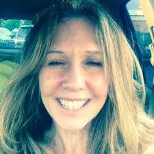 Leslie Shipley's Instagram, Twitter & Facebook