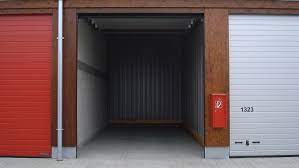 In einer xxl großraumgarage können kleine gegenstände wie fahrräder oder gartengeräte besonders beliebt sind unsere xxl betongaragen, da sie weitaus mehr platz bieten als. Home Xxl Garagen